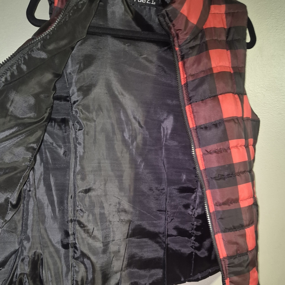 Rue21 Red and Black Plaid Puffer Vest - Picture 3 of 3